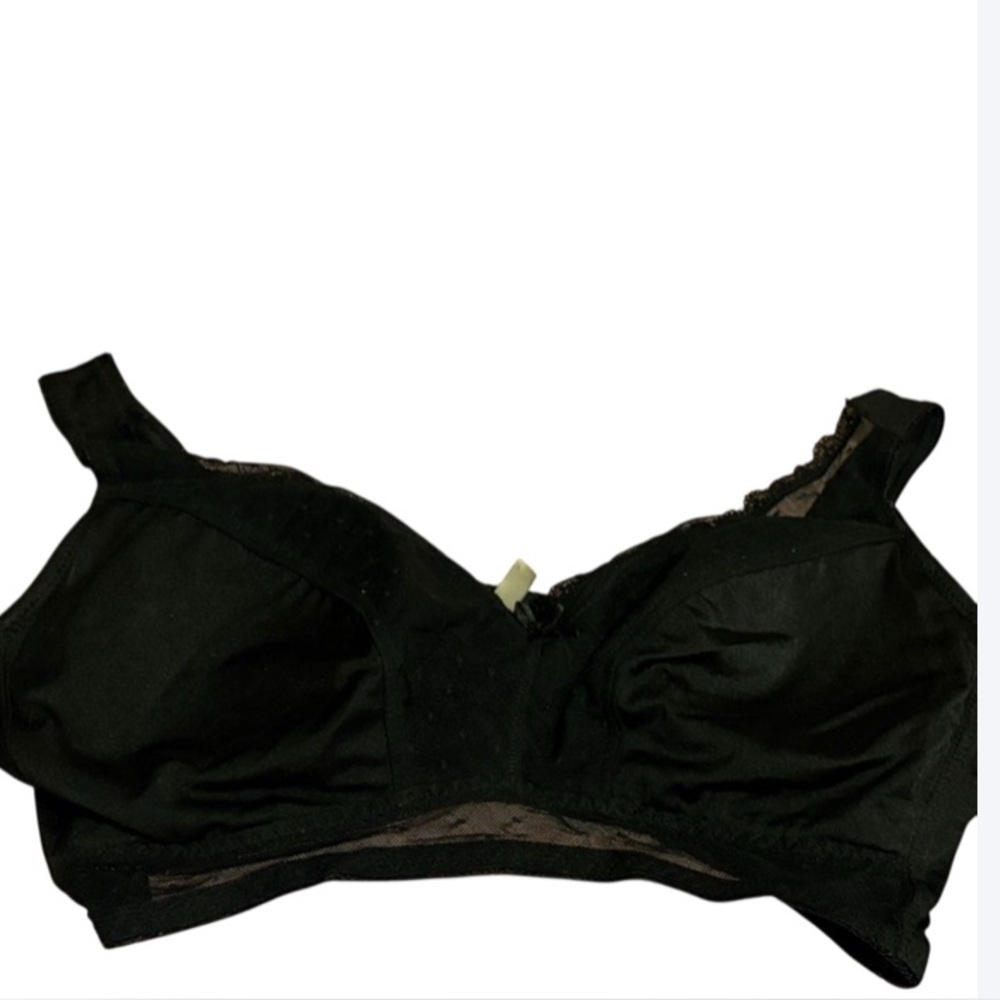 Elegant Black Lace wire free Bra 3X. Like new.